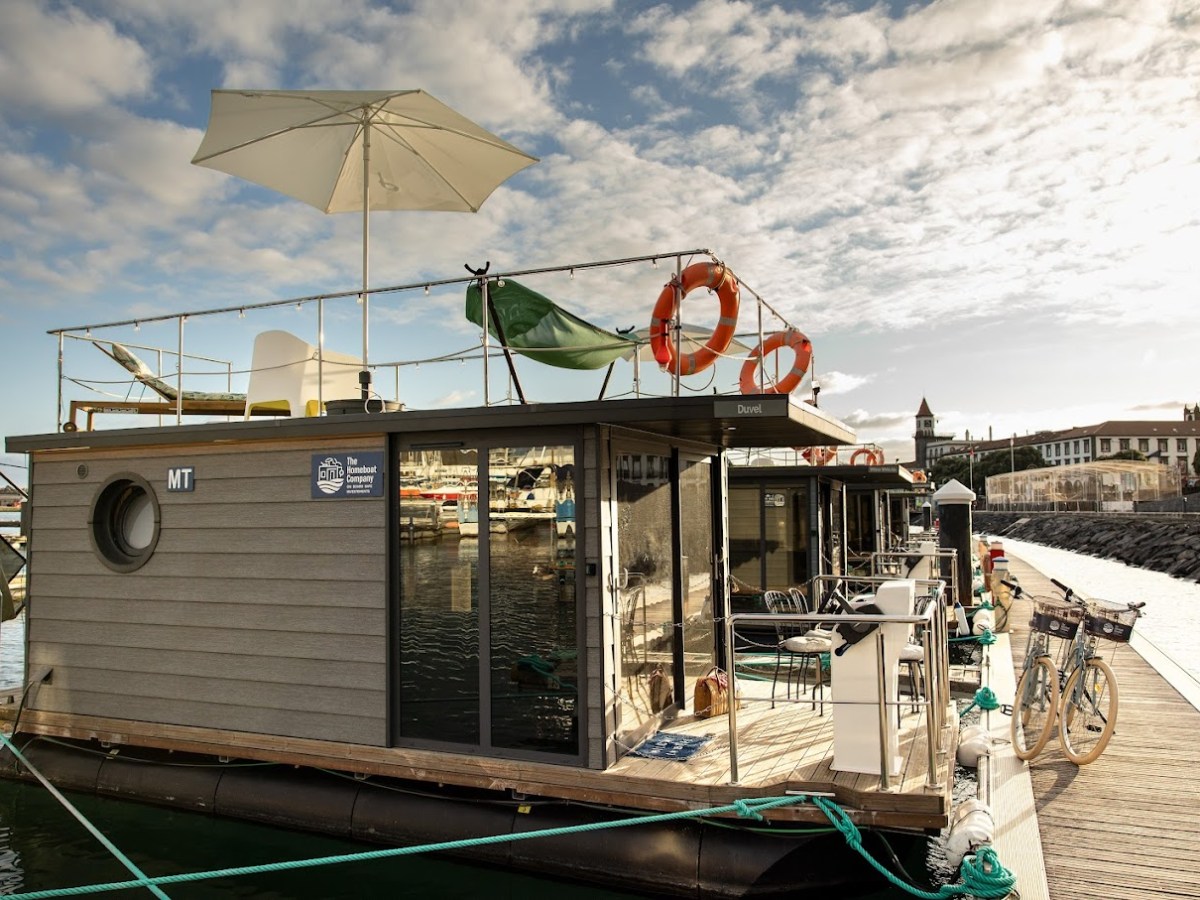 Azores – Pilot, boat and&nbsp;toilet.