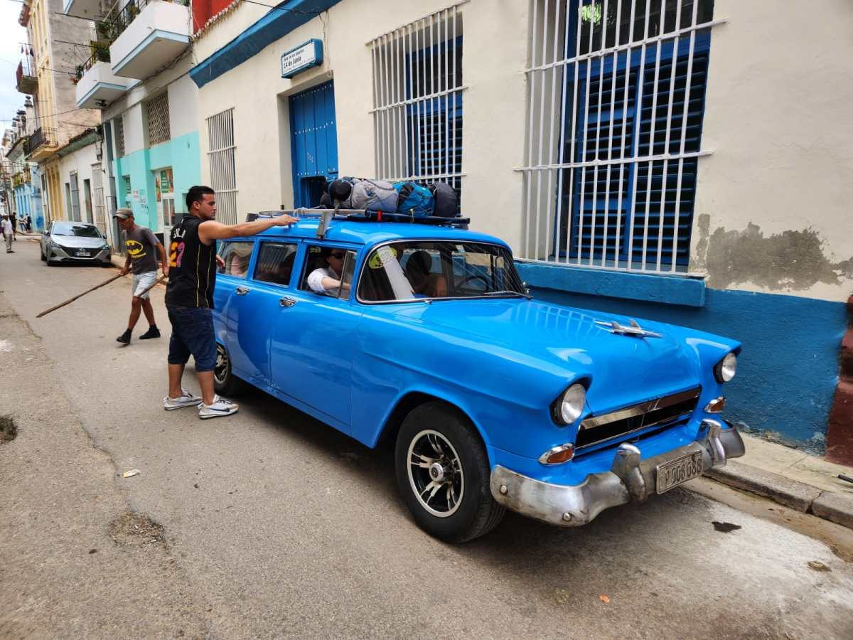 Cuba – colectivo, red castle and&nbsp;shampoo